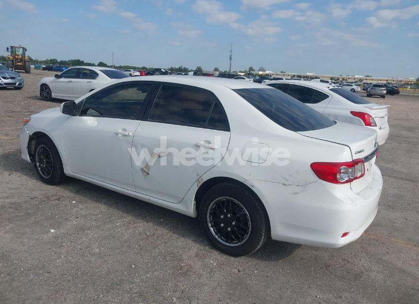 Photo 3 of 2012 Toyota Corolla LE (VIN JTDBU4EE7C9174866)