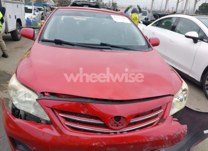 Photo 13 of 2013 Toyota Corolla LE (VIN JTDBU4EE7DJ121181)