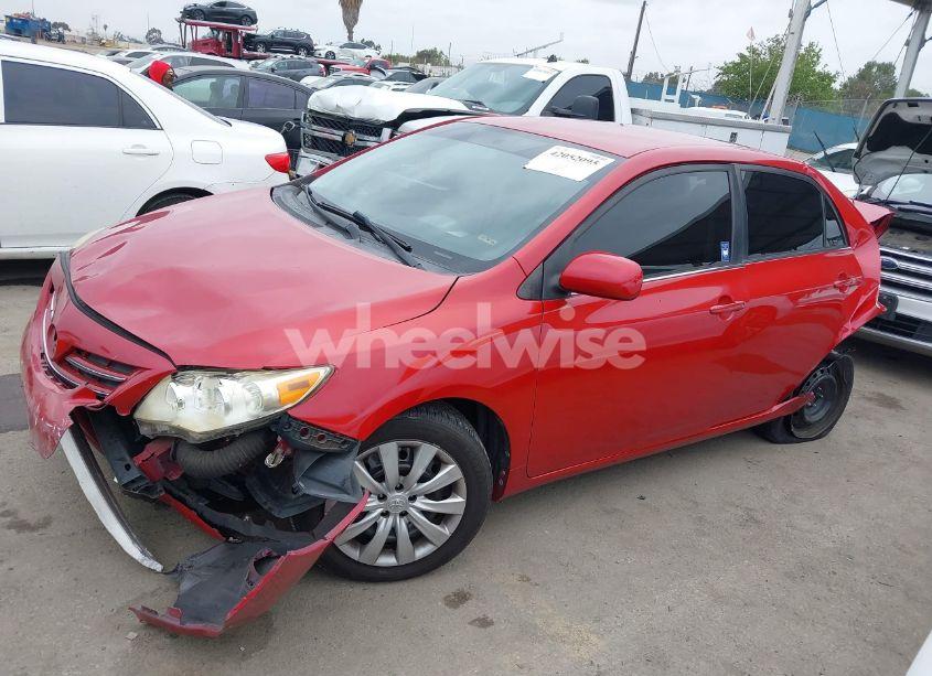 Photo 15 of 2013 Toyota Corolla LE (VIN JTDBU4EE7DJ121181)