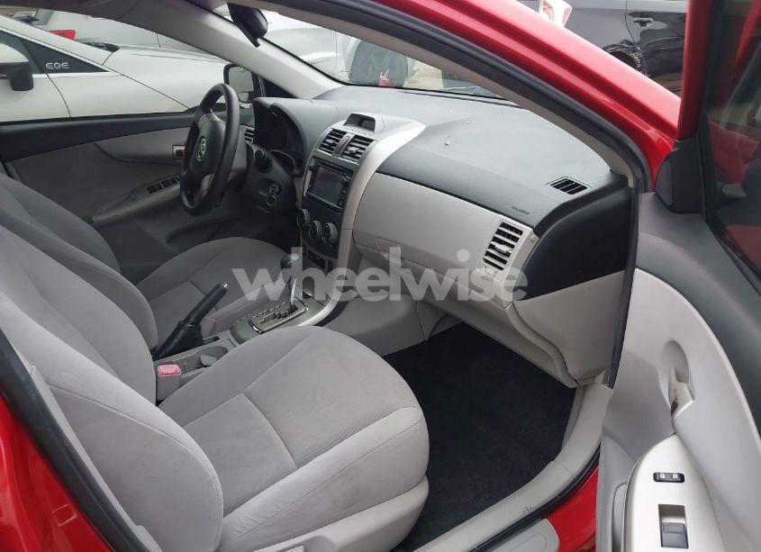 Photo 5 of 2013 Toyota Corolla LE (VIN JTDBU4EE7DJ121181)