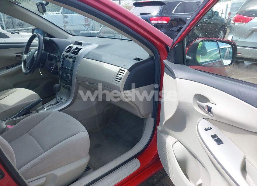 Photo 5 of 2013 Toyota Corolla LE (VIN JTDBU4EE8DJ115891)