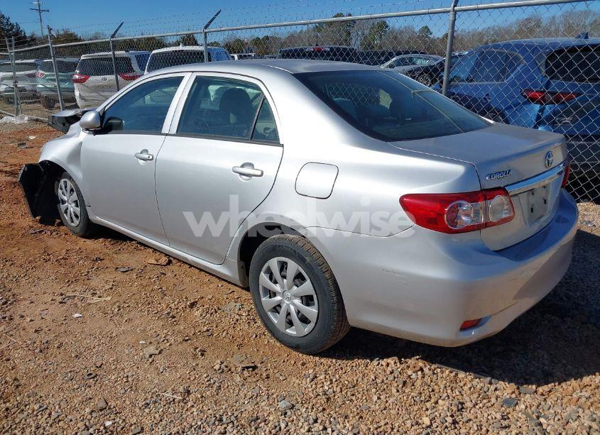 Photo 3 of 2013 Toyota Corolla L (VIN JTDBU4EEXDJ118811)