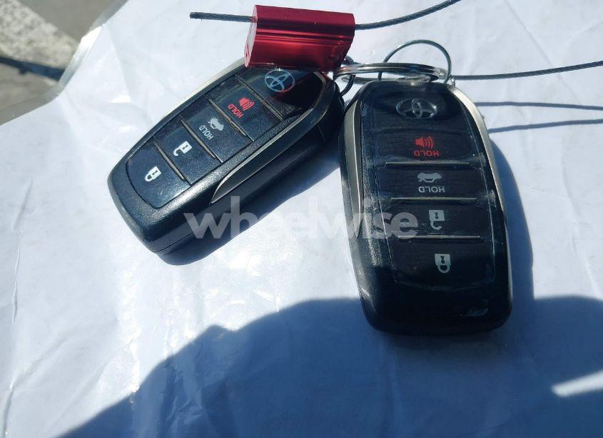 Photo 11 of 2018 Toyota Mirai (VIN JTDBVRBDXJA004017)