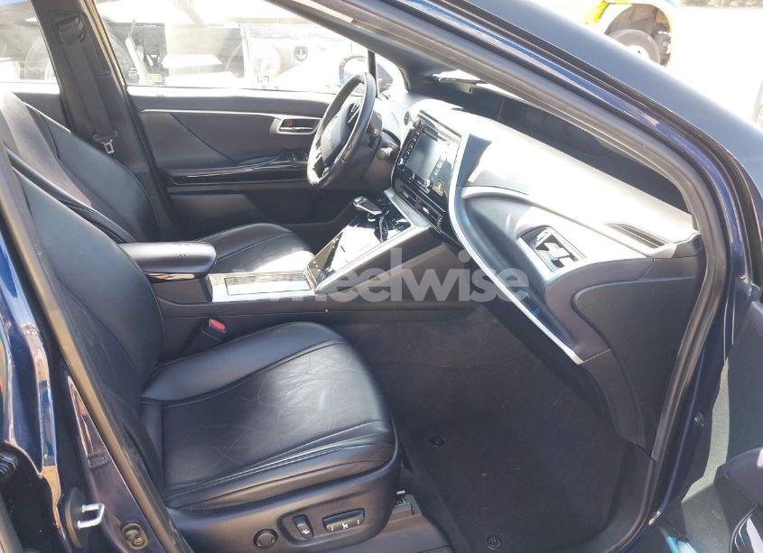 Photo 5 of 2018 Toyota Mirai (VIN JTDBVRBDXJA004017)