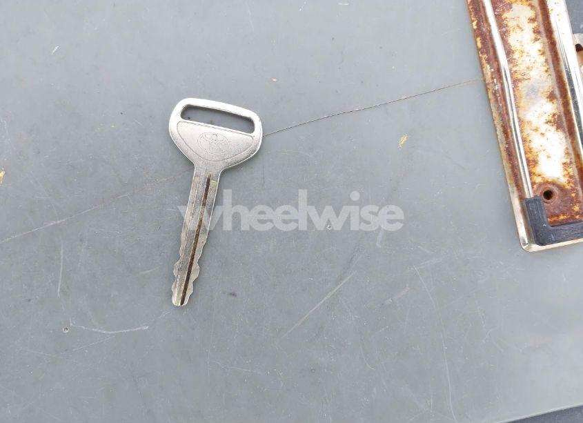 Photo 11 of 2000 Toyota Celica GTS (VIN JTDDY32T2Y0015579)