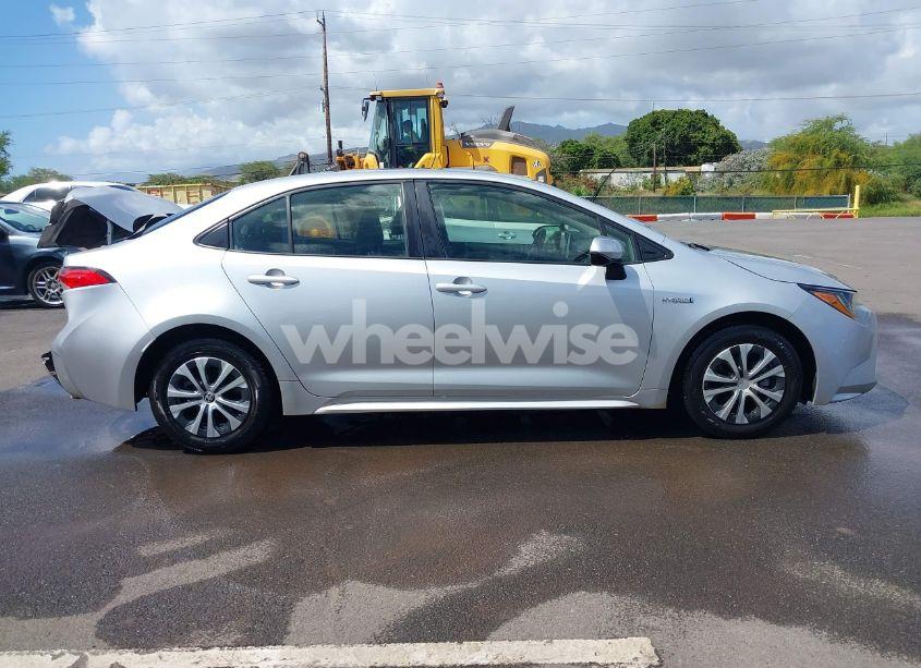 Photo 13 of 2021 Toyota Corolla HYBRID LE (VIN JTDEAMDE0MJ025075)