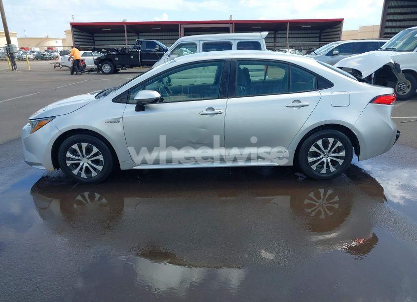 Photo 14 of 2021 Toyota Corolla HYBRID LE (VIN JTDEAMDE0MJ025075)