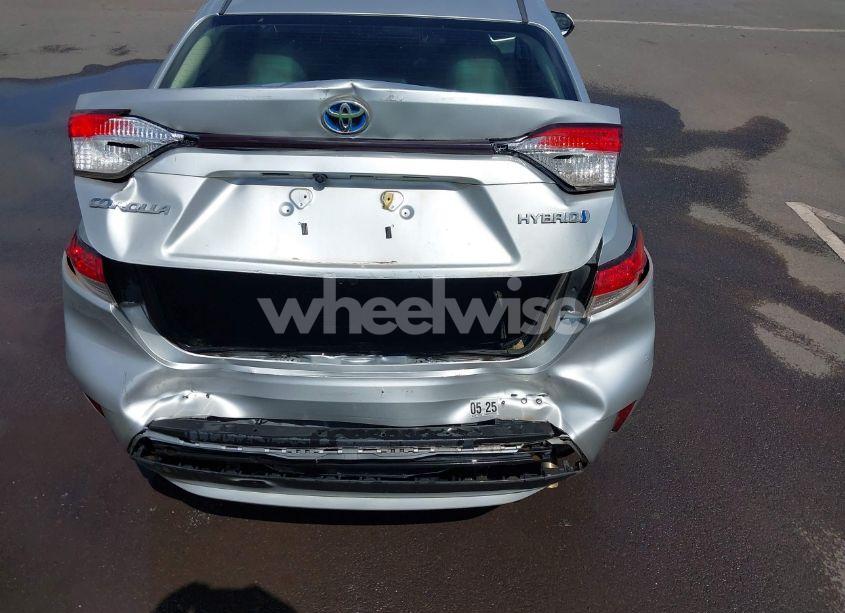 Photo 6 of 2021 Toyota Corolla HYBRID LE (VIN JTDEAMDE0MJ025075)