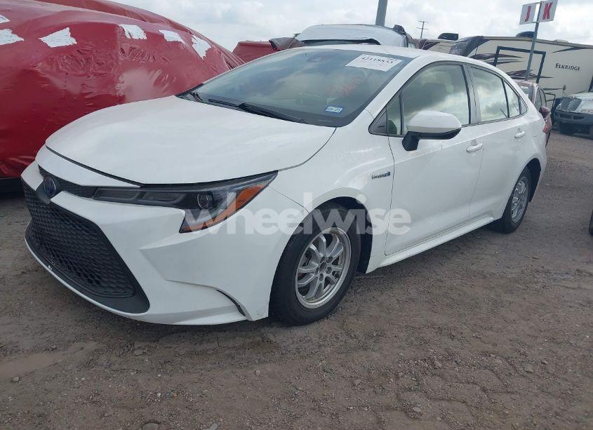 Photo 2 of 2021 Toyota Corolla HYBRID LE (VIN JTDEAMDE0MJ033399)