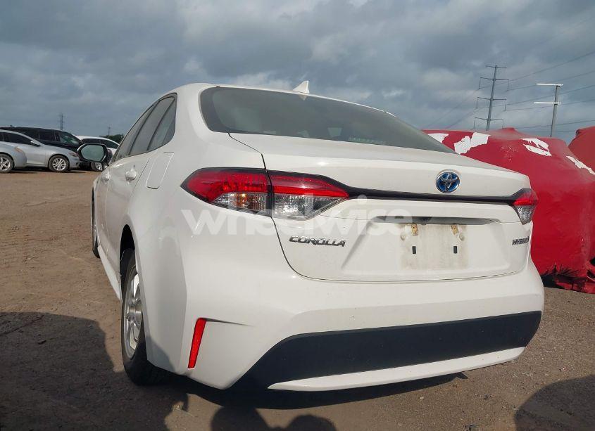 Photo 3 of 2021 Toyota Corolla HYBRID LE (VIN JTDEAMDE0MJ033399)