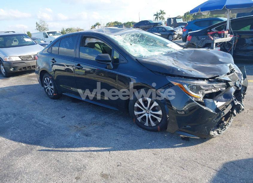 2022 Toyota Corolla HYBRID LE (VIN JTDEAMDE0NJ040788) main photo