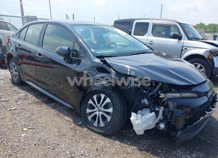 2022 Toyota Corolla HYBRID LE (VIN JTDEAMDE2NJ058743) main photo