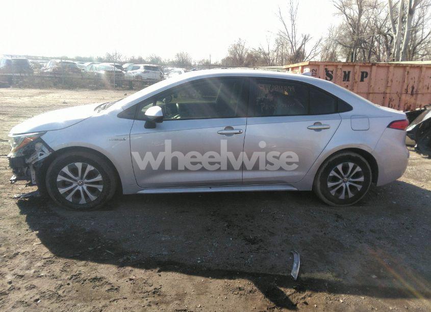Photo 14 of 2021 Toyota Corolla HYBRID LE (VIN JTDEAMDE3MJ010599)