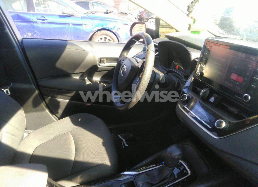 Photo 5 of 2021 Toyota Corolla HYBRID LE (VIN JTDEAMDE3MJ010599)