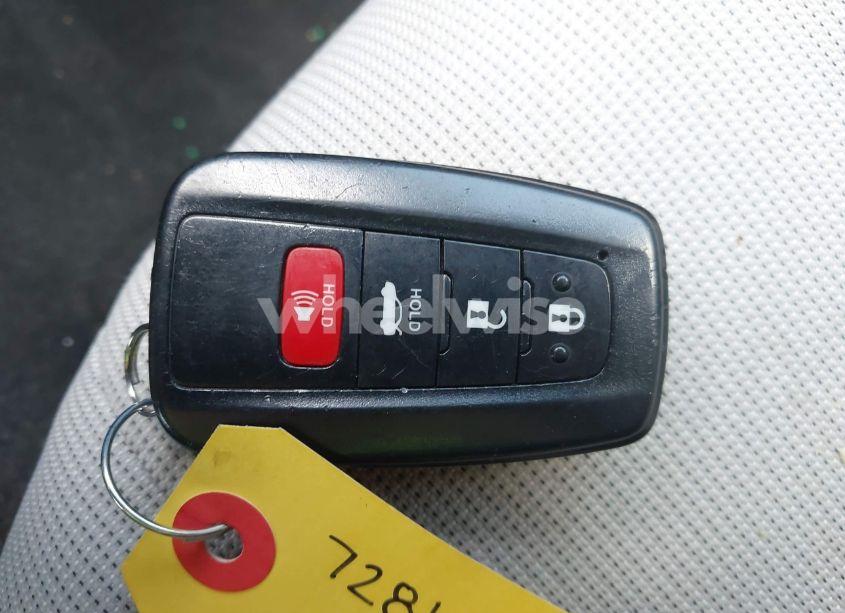 Photo 11 of 2021 Toyota Corolla HYBRID LE (VIN JTDEAMDE3MJ026964)