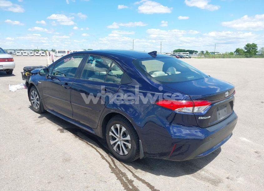 Photo 3 of 2021 Toyota Corolla HYBRID LE (VIN JTDEAMDE3MJ026964)