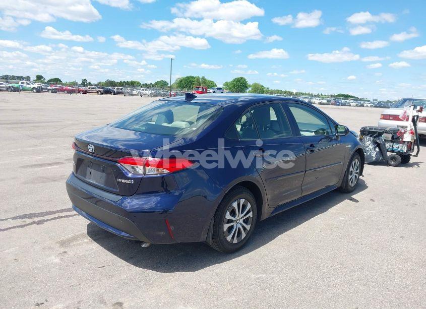 Photo 4 of 2021 Toyota Corolla HYBRID LE (VIN JTDEAMDE3MJ026964)