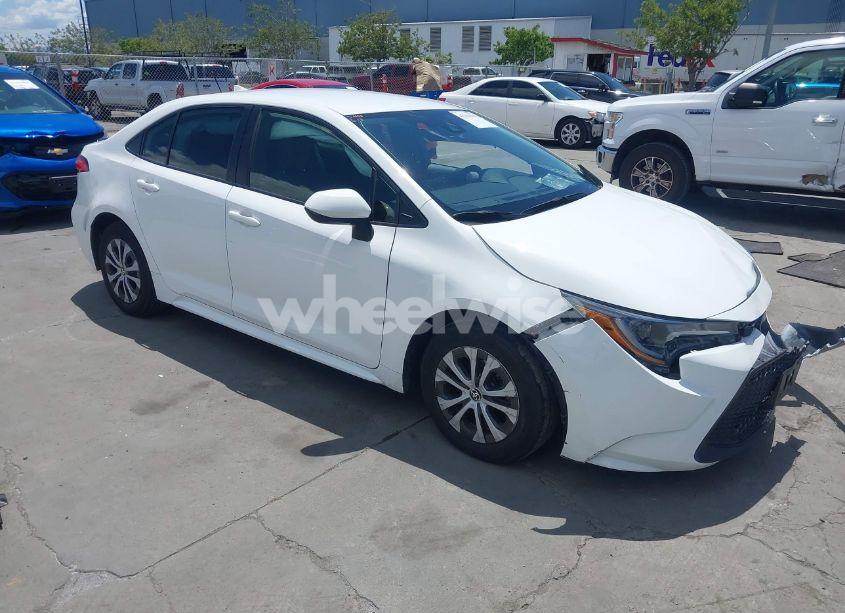2022 Toyota Corolla HYBRID LE (VIN JTDEAMDE3N3003853) main photo