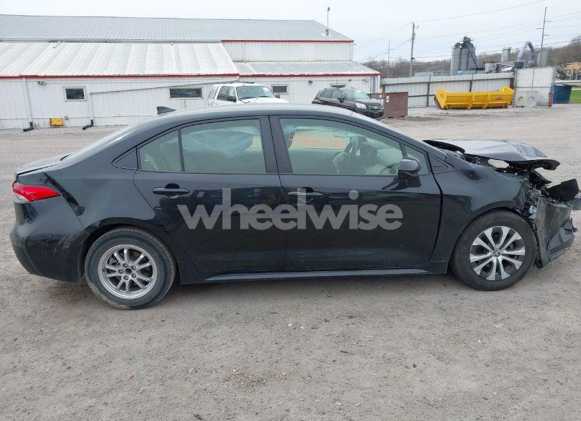 Photo 13 of 2022 Toyota Corolla HYBRID LE (VIN JTDEAMDE3NJ055155)