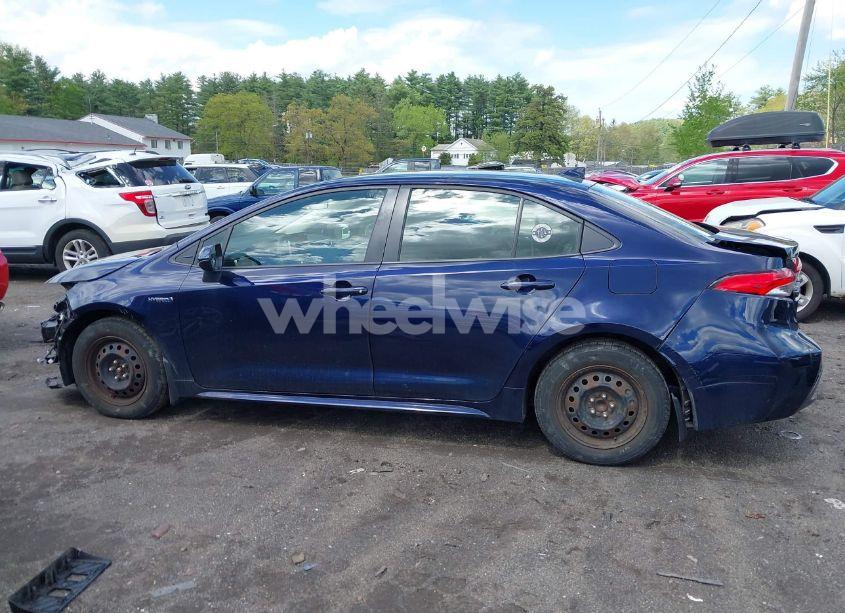 Photo 15 of 2021 Toyota Corolla HYBRID LE (VIN JTDEAMDE4MJ031901)