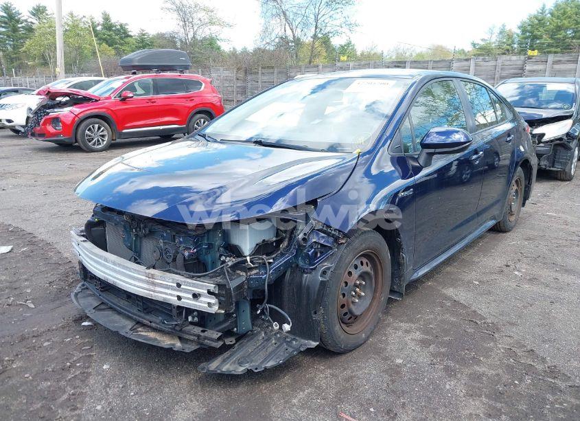 Photo 2 of 2021 Toyota Corolla HYBRID LE (VIN JTDEAMDE4MJ031901)