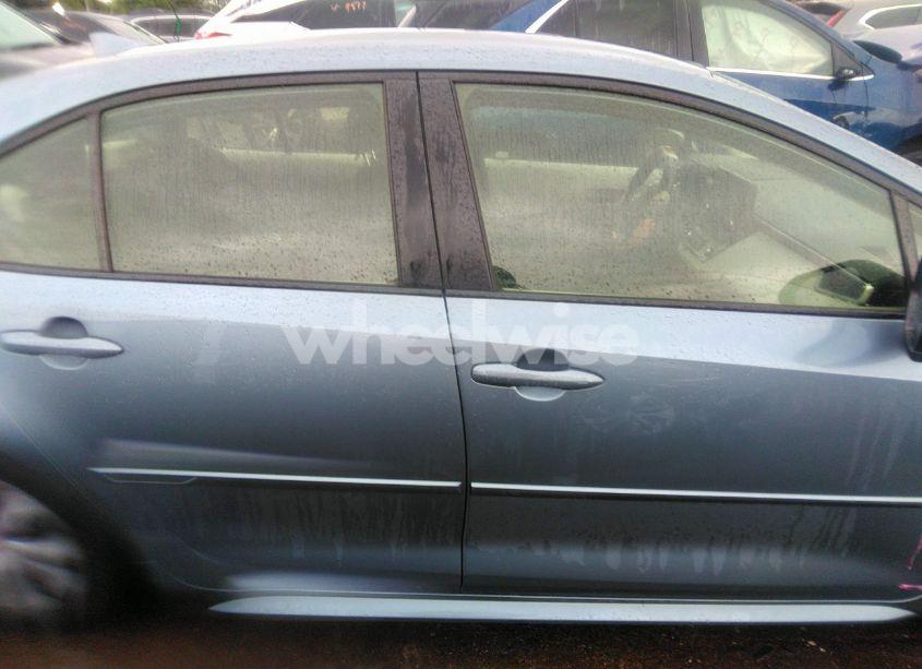 Photo 13 of 2022 Toyota Corolla HYBRID LE (VIN JTDEAMDE5N3007449)