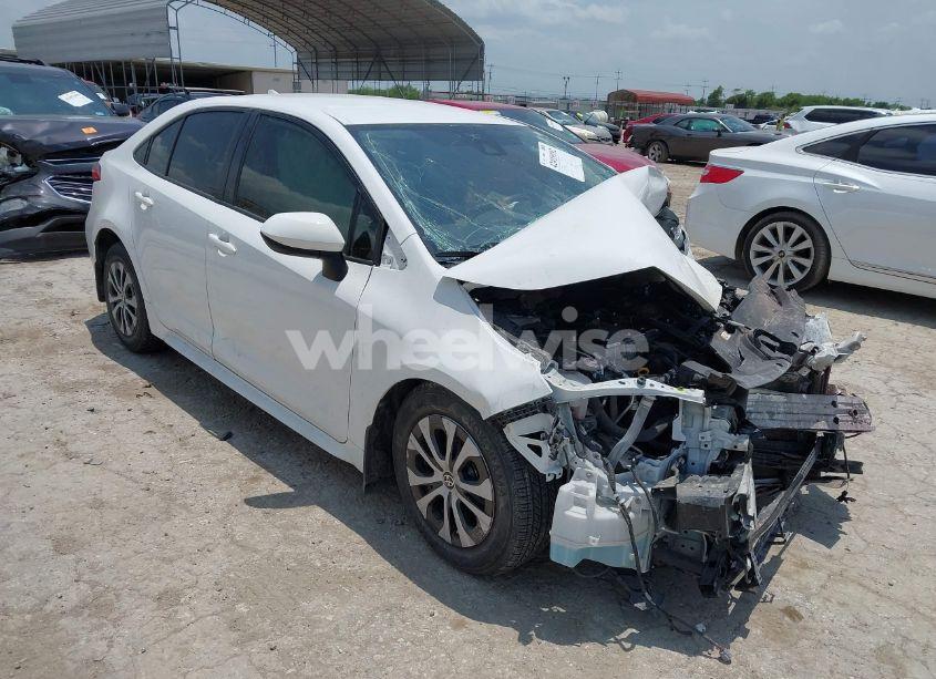 2022 Toyota Corolla HYBRID LE (VIN JTDEAMDE5NJ040057) main photo