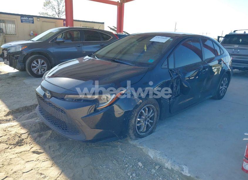 Photo 2 of 2022 Toyota Corolla HYBRID LE (VIN JTDEAMDE5NJ043444)