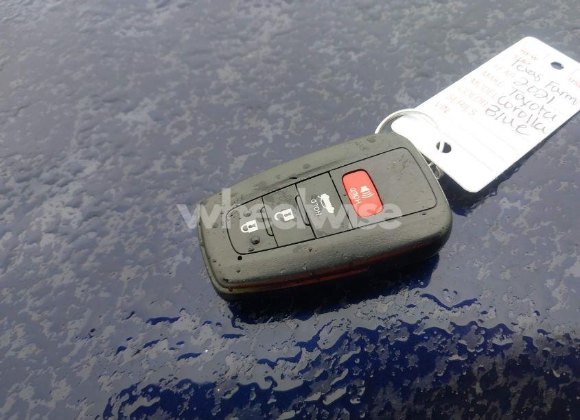 Photo 11 of 2021 Toyota Corolla HYBRID LE (VIN JTDEAMDE6MJ010838)