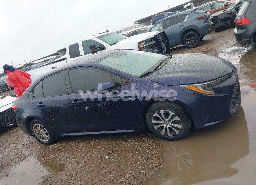 Photo 13 of 2021 Toyota Corolla HYBRID LE (VIN JTDEAMDE6MJ010838)