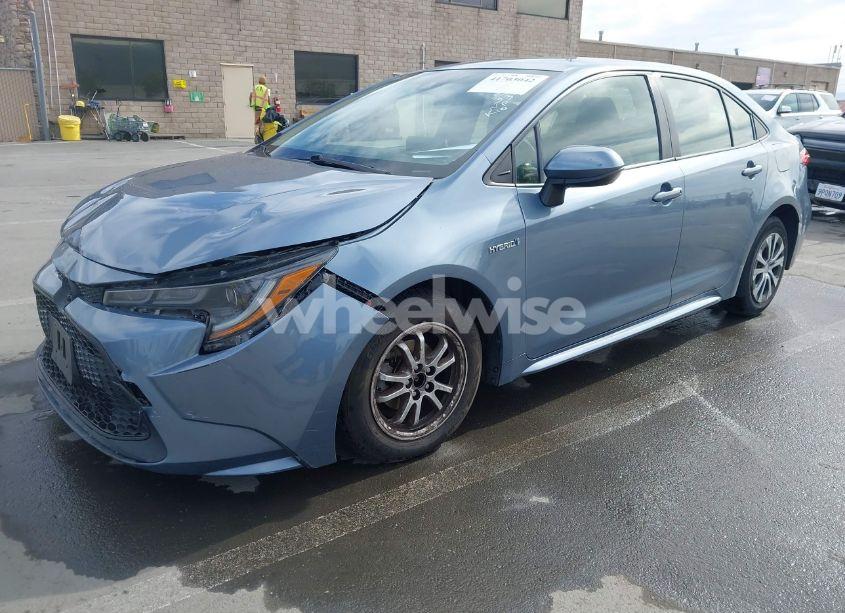 Photo 2 of 2021 Toyota Corolla HYBRID LE (VIN JTDEAMDE6MJ027753)