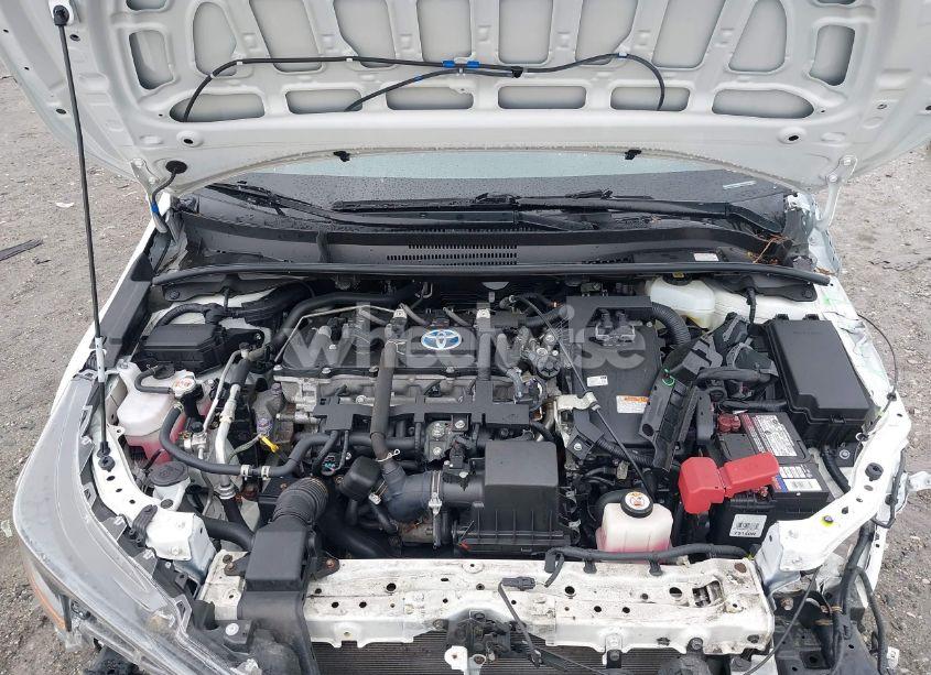 Photo 10 of 2021 Toyota Corolla HYBRID LE (VIN JTDEAMDE7MJ009617)