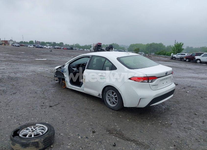 Photo 3 of 2021 Toyota Corolla HYBRID LE (VIN JTDEAMDE7MJ009617)