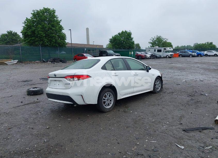 Photo 4 of 2021 Toyota Corolla HYBRID LE (VIN JTDEAMDE7MJ009617)