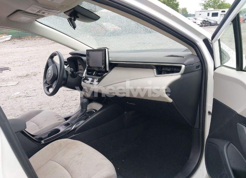 Photo 5 of 2021 Toyota Corolla HYBRID LE (VIN JTDEAMDE7MJ009617)