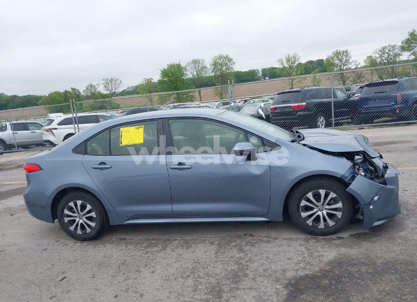 Photo 14 of 2022 Toyota Corolla HYBRID LE (VIN JTDEAMDE7NJ037256)