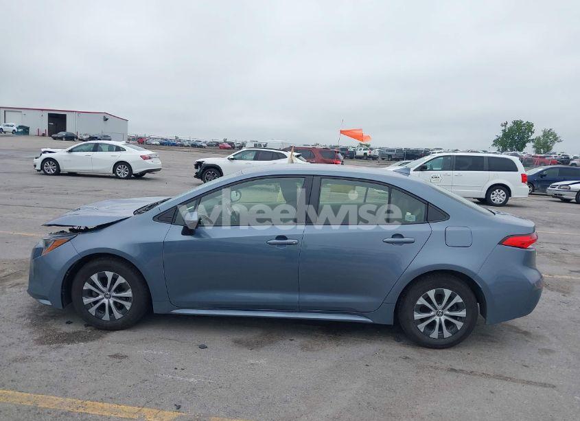 Photo 15 of 2022 Toyota Corolla HYBRID LE (VIN JTDEAMDE7NJ037256)