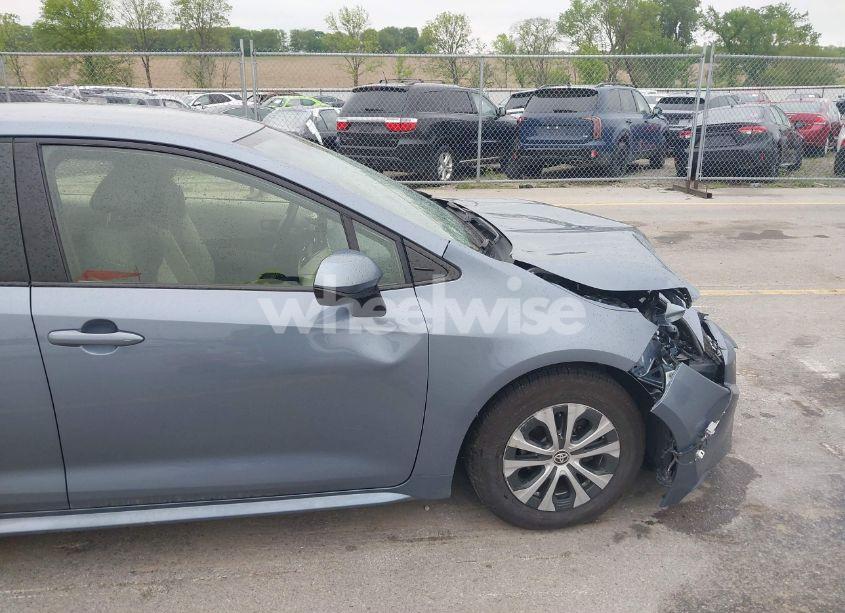 Photo 18 of 2022 Toyota Corolla HYBRID LE (VIN JTDEAMDE7NJ037256)