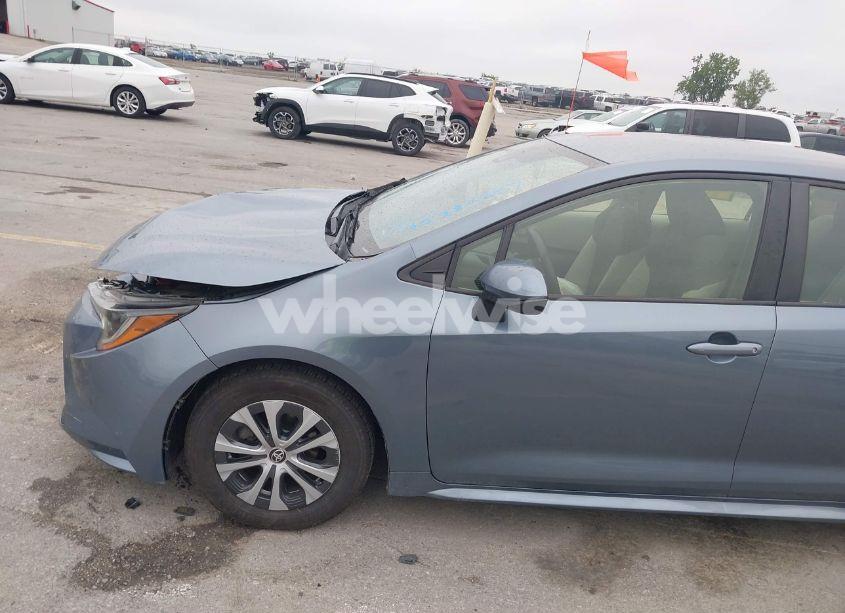 Photo 19 of 2022 Toyota Corolla HYBRID LE (VIN JTDEAMDE7NJ037256)