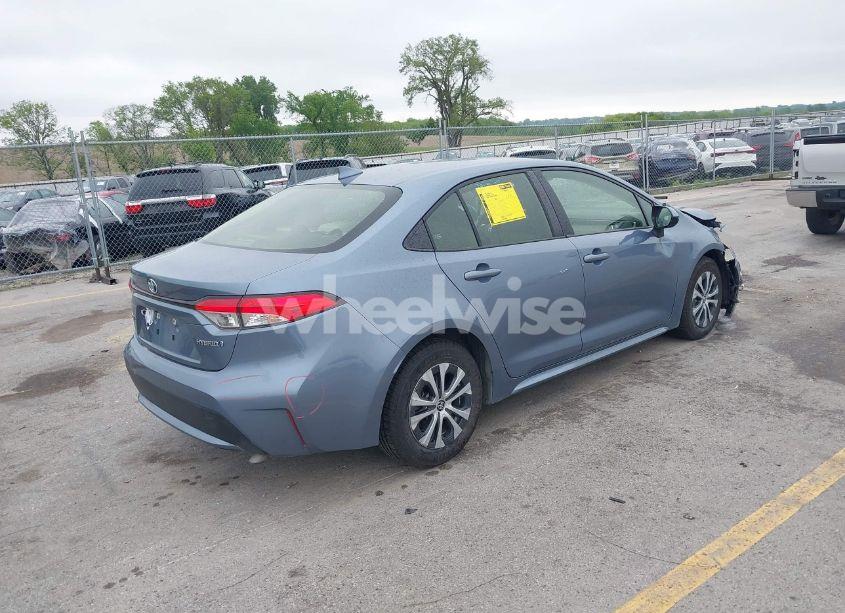 Photo 4 of 2022 Toyota Corolla HYBRID LE (VIN JTDEAMDE7NJ037256)