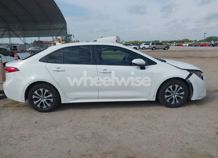 Photo 13 of 2022 Toyota Corolla HYBRID LE (VIN JTDEAMDE8NJ037587)