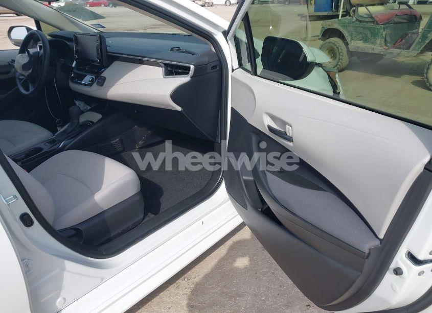 Photo 5 of 2022 Toyota Corolla HYBRID LE (VIN JTDEAMDE8NJ037587)