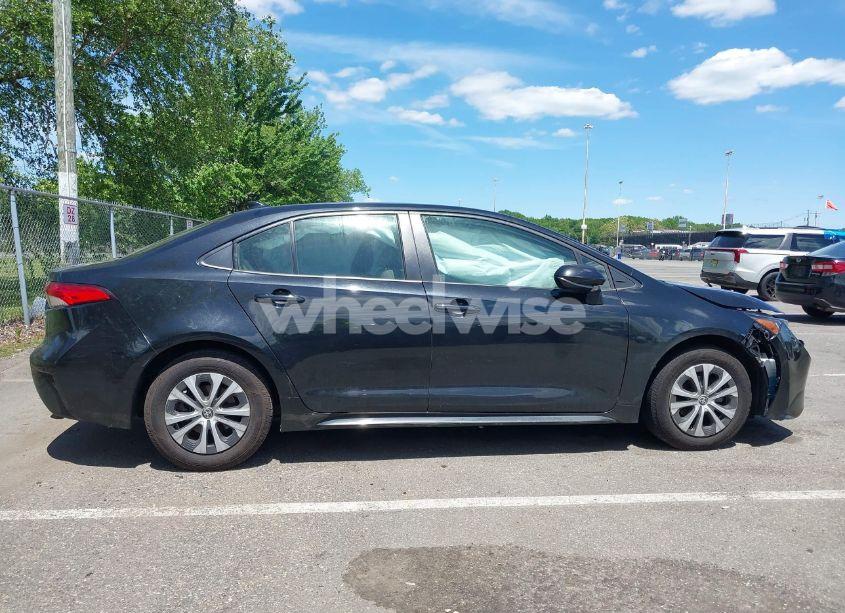 Photo 12 of 2022 Toyota Corolla HYBRID LE (VIN JTDEAMDE8NJ055538)