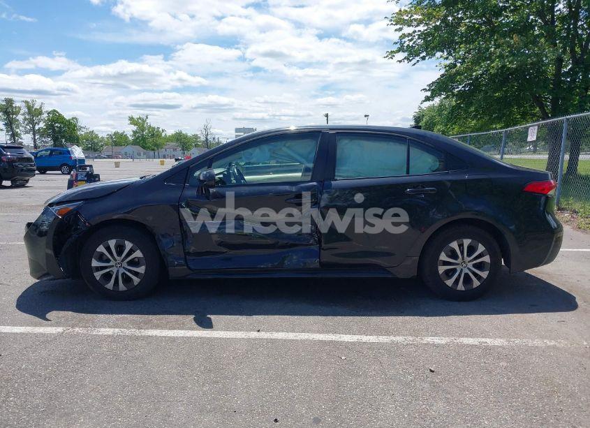 Photo 13 of 2022 Toyota Corolla HYBRID LE (VIN JTDEAMDE8NJ055538)