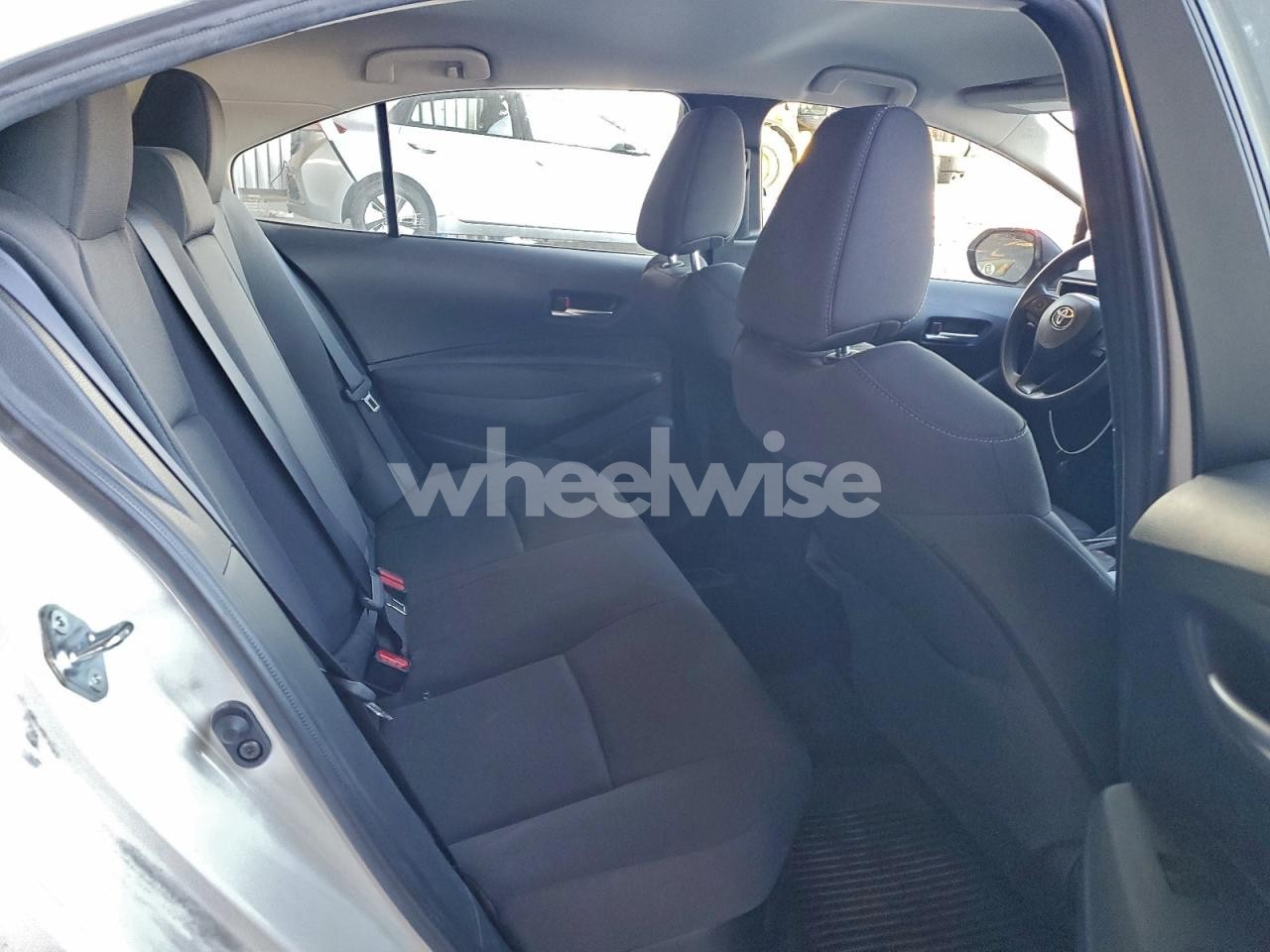 Photo 10 of 2021 TOYOTA COROLLA LE (VIN JTDEAMDE9MJ002457)