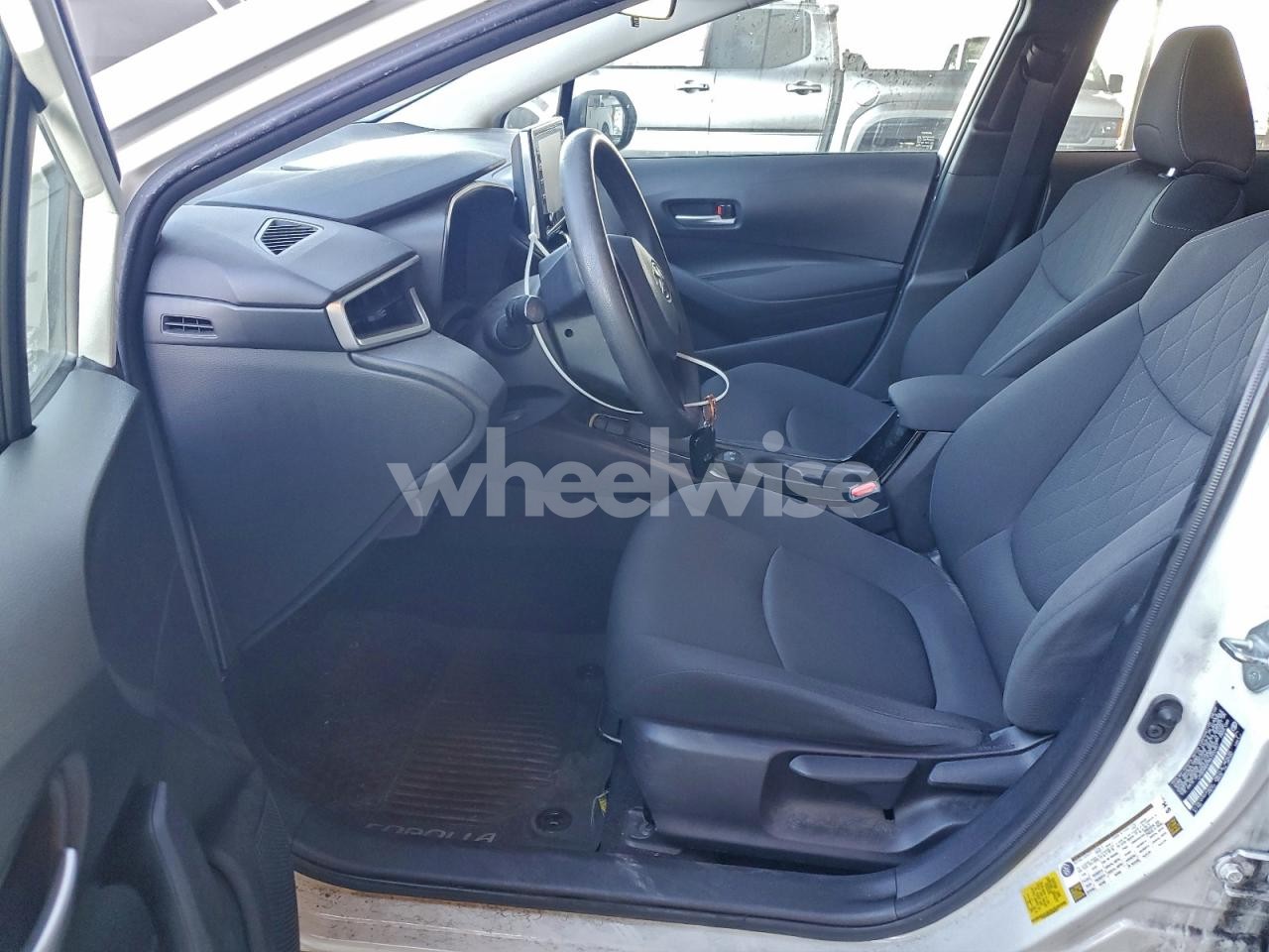 Photo 7 of 2021 TOYOTA COROLLA LE (VIN JTDEAMDE9MJ002457)