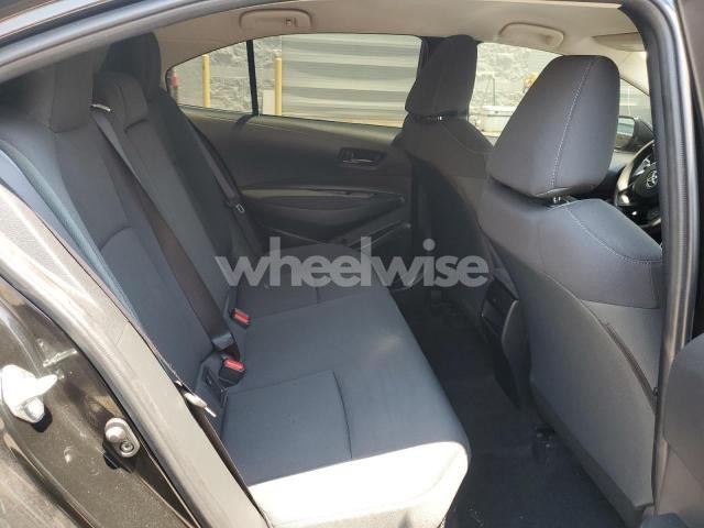 Photo 2 of 2022 TOYOTA COROLLA LE (VIN JTDEAMDEXNJ054682)