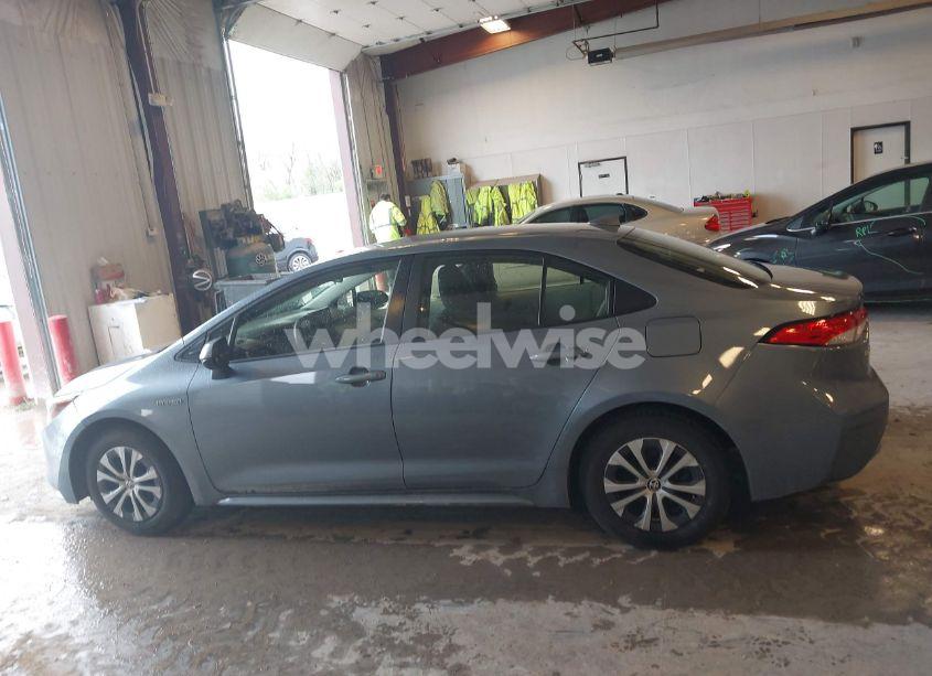 Photo 14 of 2020 Toyota Corolla HYBRID LE (VIN JTDEBRBE2LJ015742)