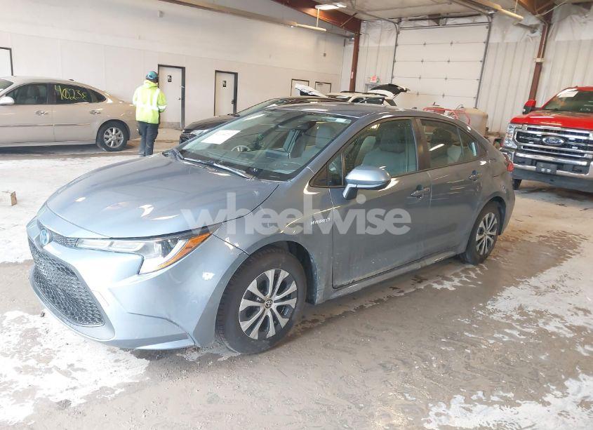 Photo 2 of 2020 Toyota Corolla HYBRID LE (VIN JTDEBRBE2LJ015742)