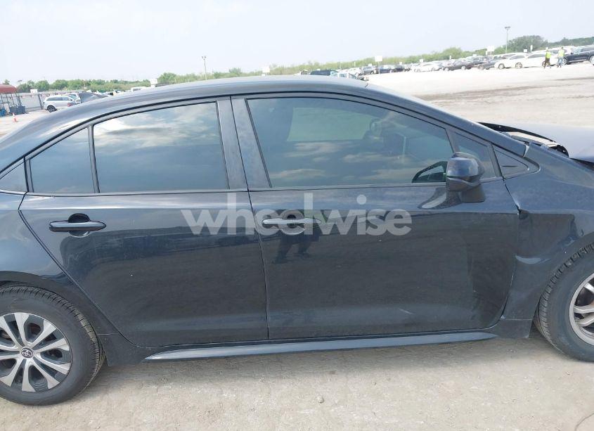 Photo 13 of 2020 Toyota Corolla HYBRID LE (VIN JTDEBRBE4LJ024099)